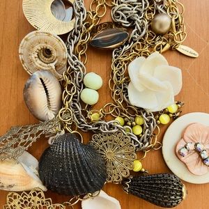 Lenora dame necklace